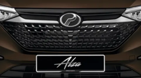 Chrome & Glossy Black Front Grille